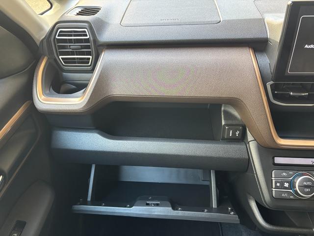 ムーヴＲＳキーフリーシステム　プッシュボタンスタート　ＬＥＤヘッドライト　１５インチアルミホイール　両側パワースライドドア　カラーマルチインフォメーションディスプレイ（静岡県）の中古車