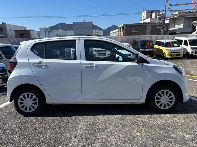 ミライースＬ　ＳＡIII１３インチフルホイールキャップ　マルチリフレクターハロゲンヘッドランプ　可倒式ドアミラー　自発光式デジタルメーターアンバーイルミネーションメーター　マニュアルエアコン（ダイヤル式）　キーレスエントリー（静岡県）の中古車