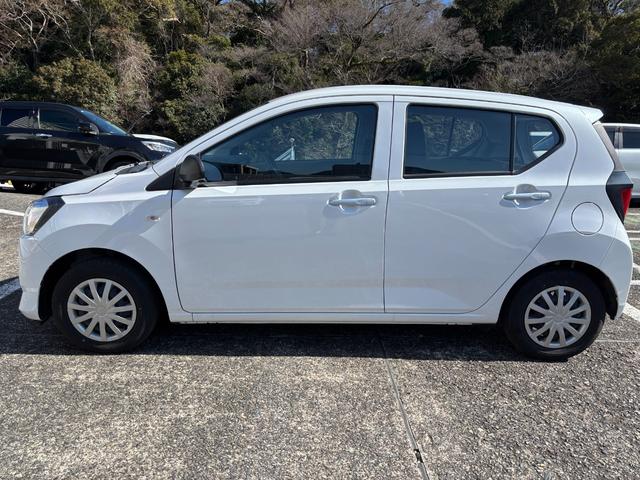 ミライースＬ　ＳＡIII１３インチフルホイールキャップ　マルチリフレクターハロゲンヘッドランプ　可倒式ドアミラー　自発光式デジタルメーターアンバーイルミネーションメーター　マニュアルエアコン（ダイヤル式）　キーレスエントリー（静岡県）の中古車