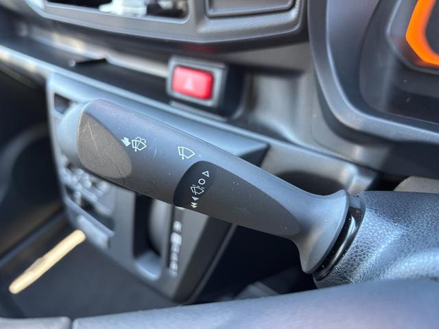 ミライースＬ　ＳＡIII１３インチフルホイールキャップ　マルチリフレクターハロゲンヘッドランプ　可倒式ドアミラー　自発光式デジタルメーターアンバーイルミネーションメーター　マニュアルエアコン（ダイヤル式）　キーレスエントリー（静岡県）の中古車