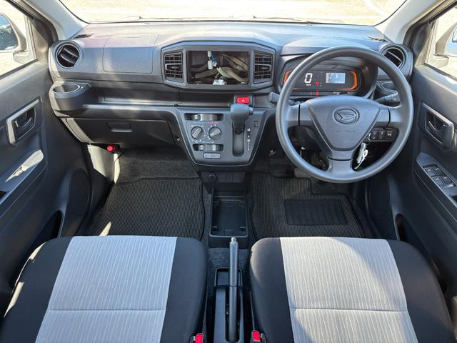 ミライースＬ　ＳＡIII１３インチフルホイールキャップ　マルチリフレクターハロゲンヘッドランプ　可倒式ドアミラー　自発光式デジタルメーターアンバーイルミネーションメーター　マニュアルエアコン（ダイヤル式）　キーレスエントリー（静岡県）の中古車