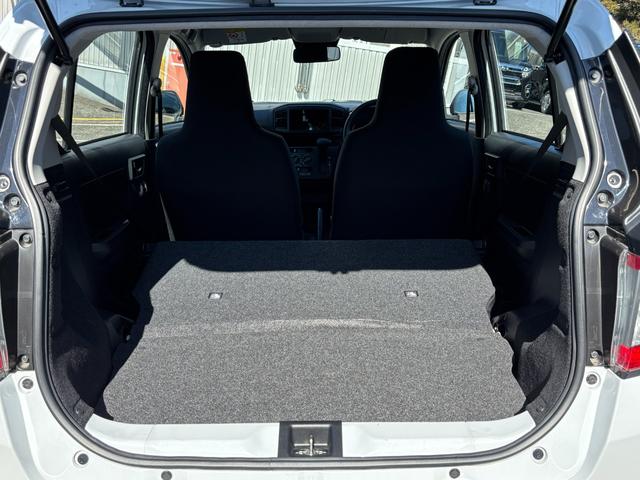 ミライースＬ　ＳＡIII１３インチフルホイールキャップ　マルチリフレクターハロゲンヘッドランプ　可倒式ドアミラー　自発光式デジタルメーターアンバーイルミネーションメーター　マニュアルエアコン（ダイヤル式）　キーレスエントリー（静岡県）の中古車