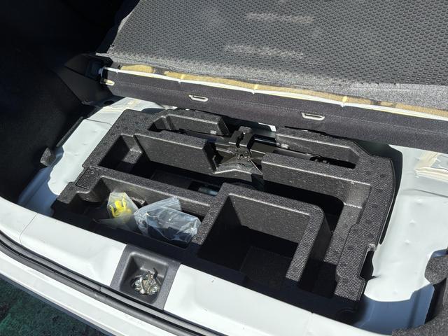 ミライースＬ　ＳＡIII１３インチフルホイールキャップ　マルチリフレクターハロゲンヘッドランプ　可倒式ドアミラー　自発光式デジタルメーターアンバーイルミネーションメーター　マニュアルエアコン（ダイヤル式）　キーレスエントリー（静岡県）の中古車