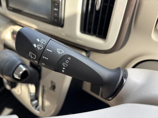 ムーヴキャンバスＸメイクアップリミテッド　ＳＡIII１４インチフルホイールキャップ　キーフリーシステム　両側パワースライドドア　オートエアコン（プッシュ式）　オートライト　置きラクボックス（静岡県）の中古車