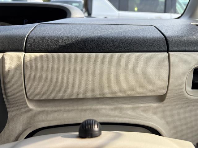 ムーヴキャンバスＸメイクアップリミテッド　ＳＡIII１４インチフルホイールキャップ　キーフリーシステム　両側パワースライドドア　オートエアコン（プッシュ式）　オートライト　置きラクボックス（静岡県）の中古車