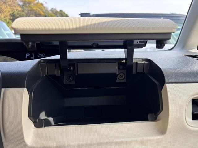 ムーヴキャンバスＸメイクアップリミテッド　ＳＡIII１４インチフルホイールキャップ　キーフリーシステム　両側パワースライドドア　オートエアコン（プッシュ式）　オートライト　置きラクボックス（静岡県）の中古車