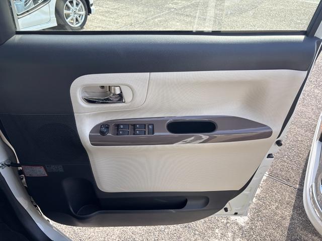 ムーヴキャンバスＸメイクアップリミテッド　ＳＡIII１４インチフルホイールキャップ　キーフリーシステム　両側パワースライドドア　オートエアコン（プッシュ式）　オートライト　置きラクボックス（静岡県）の中古車