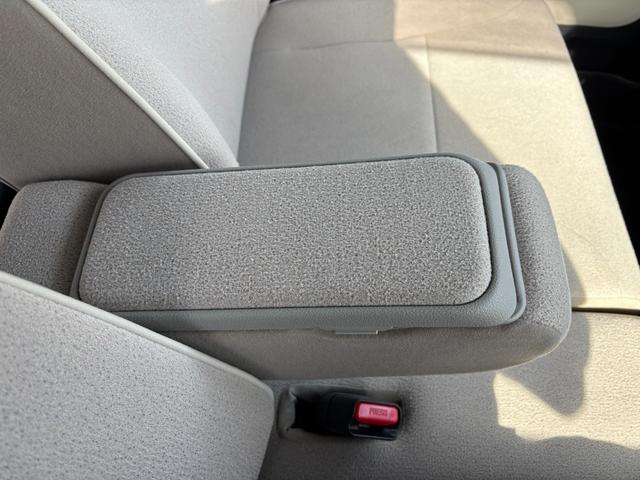 ムーヴキャンバスＸメイクアップリミテッド　ＳＡIII１４インチフルホイールキャップ　キーフリーシステム　両側パワースライドドア　オートエアコン（プッシュ式）　オートライト　置きラクボックス（静岡県）の中古車