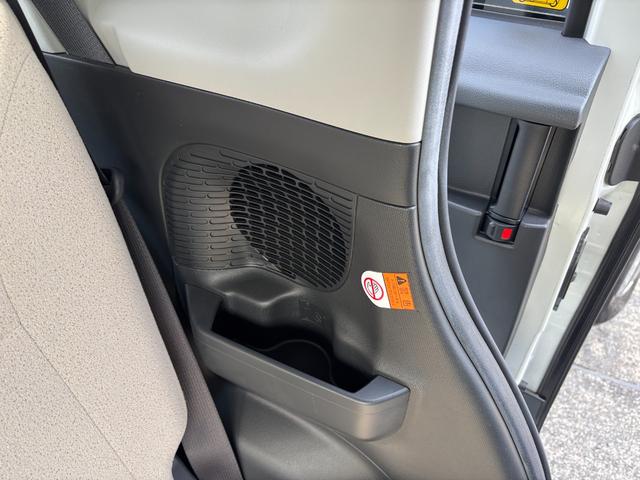 ムーヴキャンバスＸメイクアップリミテッド　ＳＡIII１４インチフルホイールキャップ　キーフリーシステム　両側パワースライドドア　オートエアコン（プッシュ式）　オートライト　置きラクボックス（静岡県）の中古車