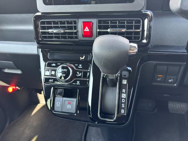 タントカスタムＸ１４インチアルミホイール　大型エアロバンパー　フルＬＥＤヘッドランプ　オート格納式カラードドアミラー　両側パワースライドドア　キーフリーシステム　プッシュボタンスタート（静岡県）の中古車