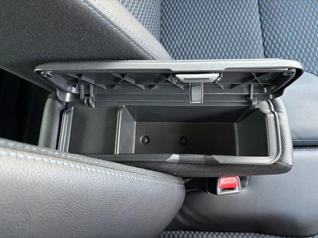 タントカスタムＸ１４インチアルミホイール　大型エアロバンパー　フルＬＥＤヘッドランプ　オート格納式カラードドアミラー　両側パワースライドドア　キーフリーシステム　プッシュボタンスタート（静岡県）の中古車