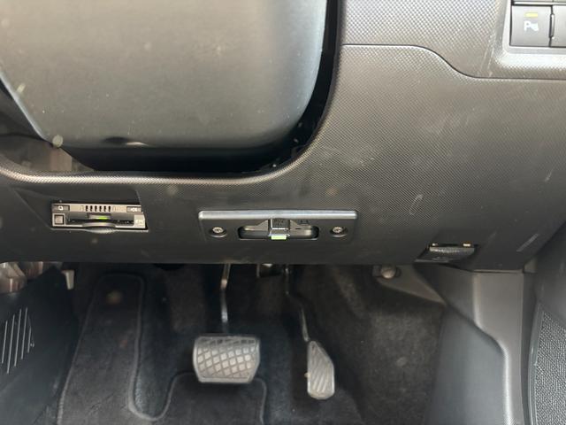 ロッキーG17インチアルミホイール UVIRカット遮音ガラス フルLEDヘッドランプ 運転席・助手席シートヒーター ウレタンステアリングホイール 本革シフトノブ アクティブマルチインフォメーションメーター(静岡県)の中古車