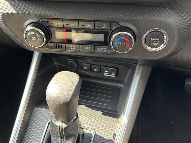 ロッキーG17インチアルミホイール UVIRカット遮音ガラス フルLEDヘッドランプ 運転席・助手席シートヒーター ウレタンステアリングホイール 本革シフトノブ アクティブマルチインフォメーションメーター(静岡県)の中古車