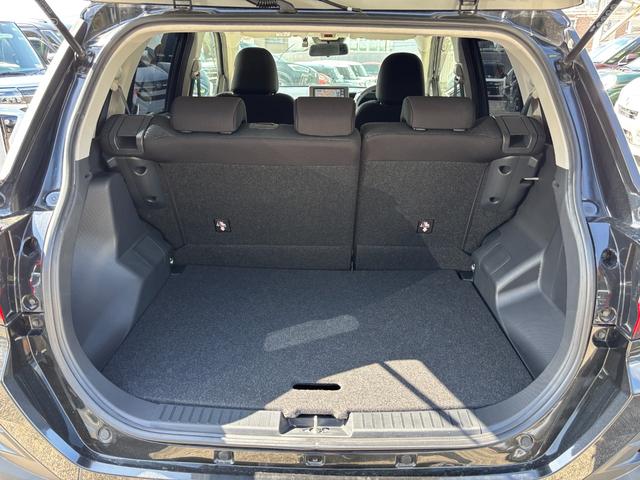 ロッキーG17インチアルミホイール UVIRカット遮音ガラス フルLEDヘッドランプ 運転席・助手席シートヒーター ウレタンステアリングホイール 本革シフトノブ アクティブマルチインフォメーションメーター(静岡県)の中古車