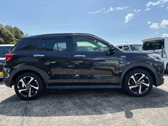 ロッキープレミアムＧ　ＨＥＶ１７インチアルミホイール　ＵＶＩＲカット遮音ガラス　フルＬＥＤヘッドランプ　キーフリーシステム　革巻きステアリングホイール　本革シフトノブ　アクティブマルチインフォメーションメーター（静岡県）の中古車