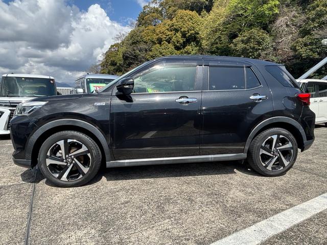 ロッキープレミアムＧ　ＨＥＶ１７インチアルミホイール　ＵＶＩＲカット遮音ガラス　フルＬＥＤヘッドランプ　キーフリーシステム　革巻きステアリングホイール　本革シフトノブ　アクティブマルチインフォメーションメーター（静岡県）の中古車