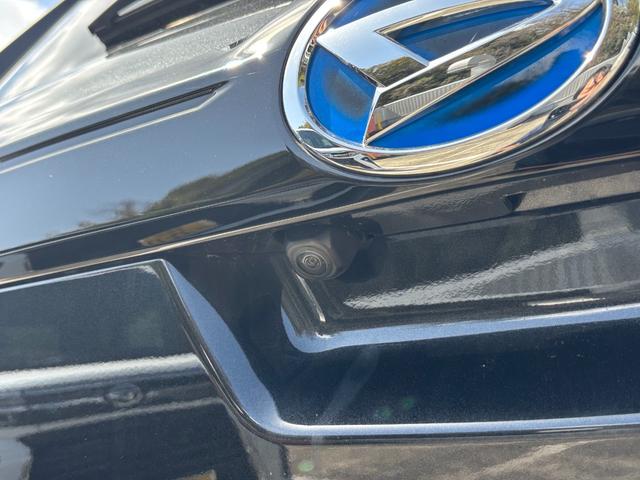 ロッキープレミアムＧ　ＨＥＶ１７インチアルミホイール　ＵＶＩＲカット遮音ガラス　フルＬＥＤヘッドランプ　キーフリーシステム　革巻きステアリングホイール　本革シフトノブ　アクティブマルチインフォメーションメーター（静岡県）の中古車