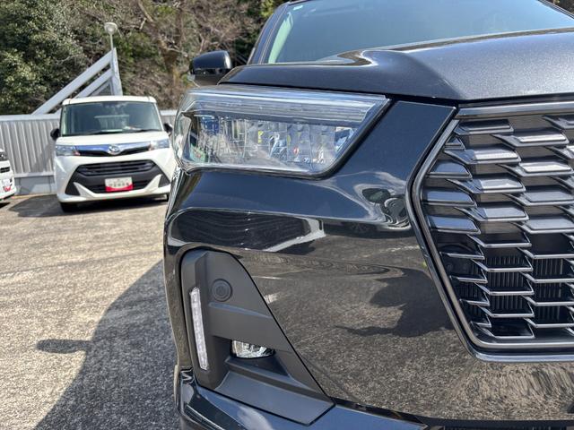 ロッキープレミアムＧ　ＨＥＶ１７インチアルミホイール　ＵＶＩＲカット遮音ガラス　フルＬＥＤヘッドランプ　キーフリーシステム　革巻きステアリングホイール　本革シフトノブ　アクティブマルチインフォメーションメーター（静岡県）の中古車