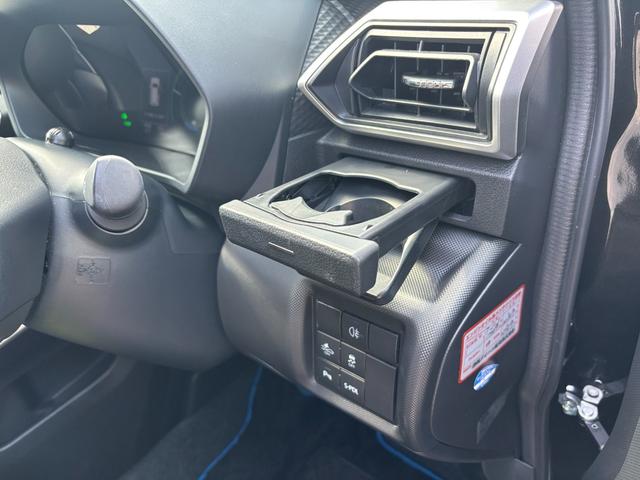 ロッキープレミアムＧ　ＨＥＶ１７インチアルミホイール　ＵＶＩＲカット遮音ガラス　フルＬＥＤヘッドランプ　キーフリーシステム　革巻きステアリングホイール　本革シフトノブ　アクティブマルチインフォメーションメーター（静岡県）の中古車