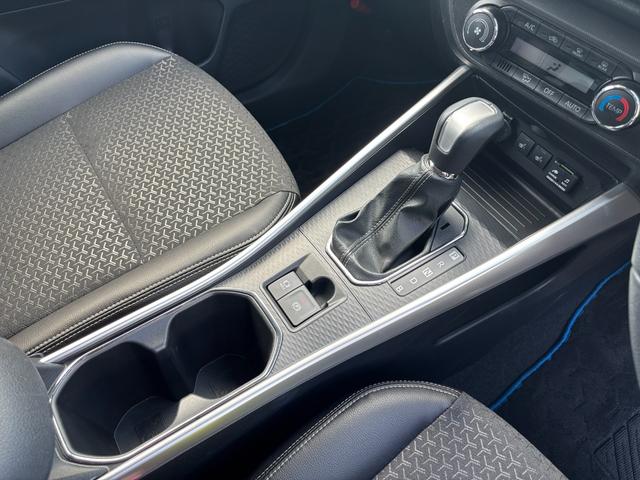 ロッキープレミアムＧ　ＨＥＶ１７インチアルミホイール　ＵＶＩＲカット遮音ガラス　フルＬＥＤヘッドランプ　キーフリーシステム　革巻きステアリングホイール　本革シフトノブ　アクティブマルチインフォメーションメーター（静岡県）の中古車