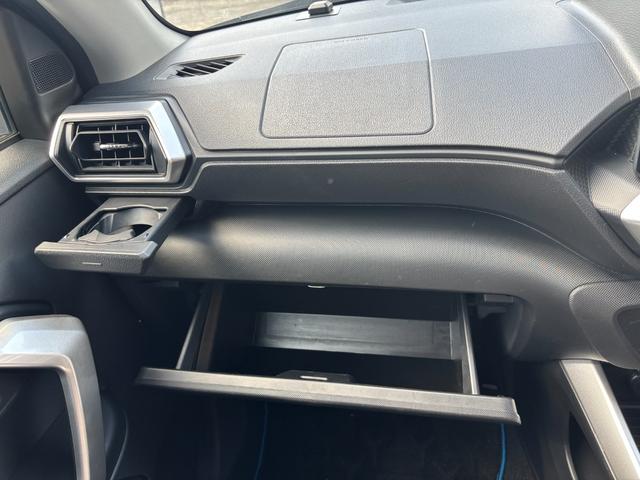 ロッキープレミアムＧ　ＨＥＶ１７インチアルミホイール　ＵＶＩＲカット遮音ガラス　フルＬＥＤヘッドランプ　キーフリーシステム　革巻きステアリングホイール　本革シフトノブ　アクティブマルチインフォメーションメーター（静岡県）の中古車