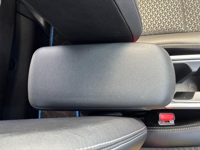 ロッキープレミアムＧ　ＨＥＶ１７インチアルミホイール　ＵＶＩＲカット遮音ガラス　フルＬＥＤヘッドランプ　キーフリーシステム　革巻きステアリングホイール　本革シフトノブ　アクティブマルチインフォメーションメーター（静岡県）の中古車