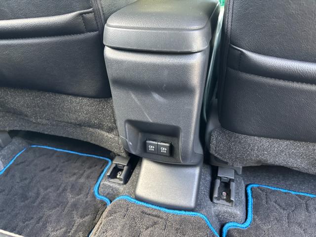 ロッキープレミアムＧ　ＨＥＶ１７インチアルミホイール　ＵＶＩＲカット遮音ガラス　フルＬＥＤヘッドランプ　キーフリーシステム　革巻きステアリングホイール　本革シフトノブ　アクティブマルチインフォメーションメーター（静岡県）の中古車