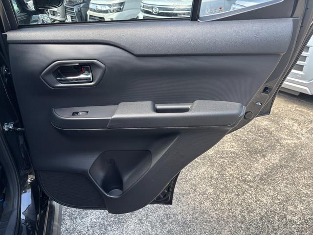 ロッキープレミアムＧ　ＨＥＶ１７インチアルミホイール　ＵＶＩＲカット遮音ガラス　フルＬＥＤヘッドランプ　キーフリーシステム　革巻きステアリングホイール　本革シフトノブ　アクティブマルチインフォメーションメーター（静岡県）の中古車