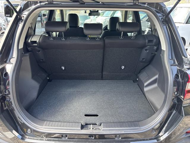 ロッキープレミアムＧ　ＨＥＶ１７インチアルミホイール　ＵＶＩＲカット遮音ガラス　フルＬＥＤヘッドランプ　キーフリーシステム　革巻きステアリングホイール　本革シフトノブ　アクティブマルチインフォメーションメーター（静岡県）の中古車