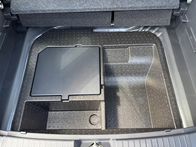 ロッキープレミアムＧ　ＨＥＶ１７インチアルミホイール　ＵＶＩＲカット遮音ガラス　フルＬＥＤヘッドランプ　キーフリーシステム　革巻きステアリングホイール　本革シフトノブ　アクティブマルチインフォメーションメーター（静岡県）の中古車