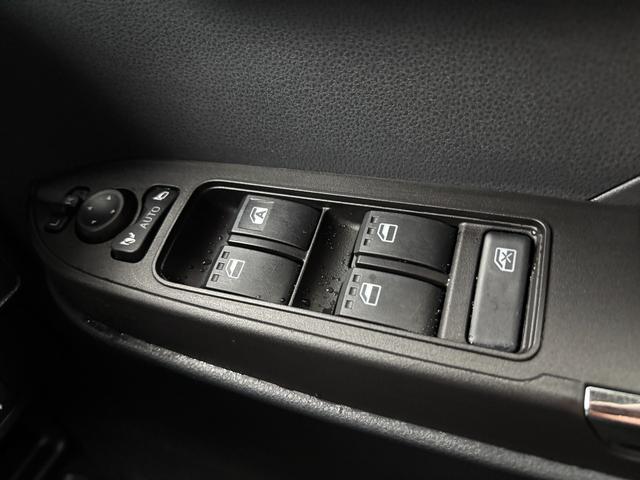 タントカスタムＸ１４インチアルミホイール　大型エアロバンパー　フルＬＥＤヘッドランプ　オート格納式カラードドアミラー　両側パワースライドドア　キーフリーシステム　プッシュボタンスタート（静岡県）の中古車