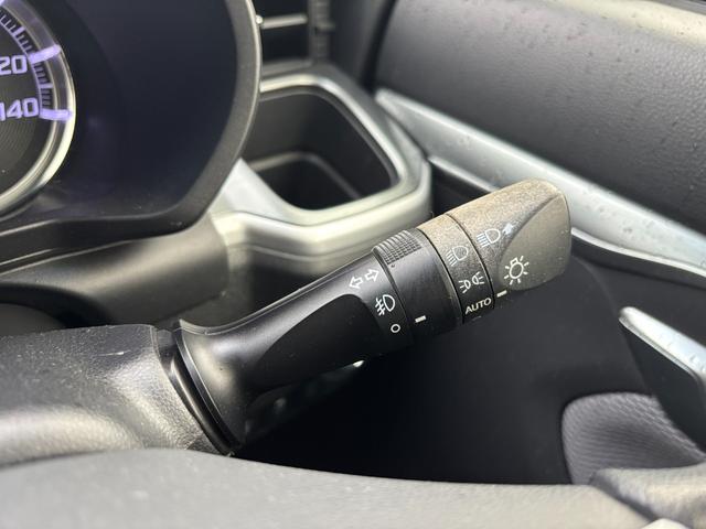 ムーヴカスタム　Ｘ　ＳＡII１４インチアルミホイール　スーパーＵＶＩＲカットガラス　ウレタンステアリングホイール　ウレタンインパネセンターシフト　ＬＥＤルームランプ（静岡県）の中古車