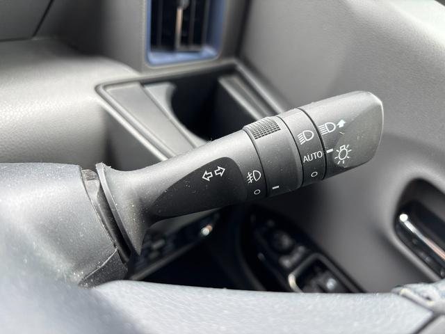 タントカスタムＲＳ１５インチアルミホイール　キーフリーシステム　プッシュボタンスタート　オートエアコン（プッシュ式）　フルＬＥＤヘッドランプ　オート格納式カラードドアミラー　本革巻ステアリングホイール（静岡県）の中古車