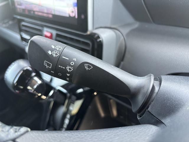 タントカスタムRS15インチアルミホイール キーフリーシステム プッシュボタンスタート オートエアコン(プッシュ式) フルLEDヘッドランプ オート格納式カラードドアミラー 本革巻ステアリングホイール(静岡県)の中古車
