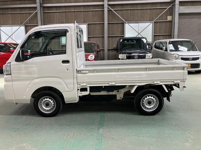 ハイゼットトラックスタンダード　農用スペシャルＳＡIIIｔ衝突安全ボディ　衝突被害軽減ブレーキ　４枚リーフスプリング　ＡＭＦＭラジオ　荷台ランプ　ハイロー切り替えレバー４ＷＤ　５速ミッション　荷台マット（和歌山県）の中古車