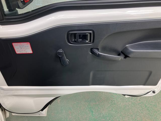 ハイゼットトラックスタンダード　農用スペシャルＳＡIIIｔ衝突安全ボディ　衝突被害軽減ブレーキ　４枚リーフスプリング　ＡＭＦＭラジオ　荷台ランプ　ハイロー切り替えレバー４ＷＤ　５速ミッション　荷台マット（和歌山県）の中古車