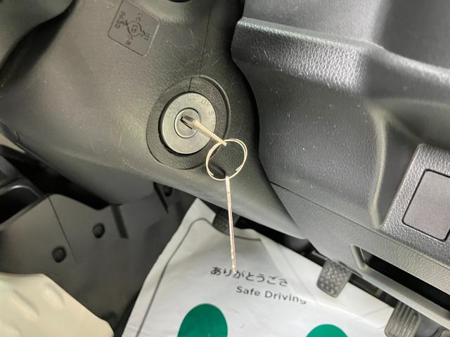 ハイゼットトラックスタンダード　農用スペシャルＳＡIIIｔ衝突安全ボディ　衝突被害軽減ブレーキ　４枚リーフスプリング　ＡＭＦＭラジオ　荷台ランプ　ハイロー切り替えレバー４ＷＤ　５速ミッション　荷台マット（和歌山県）の中古車