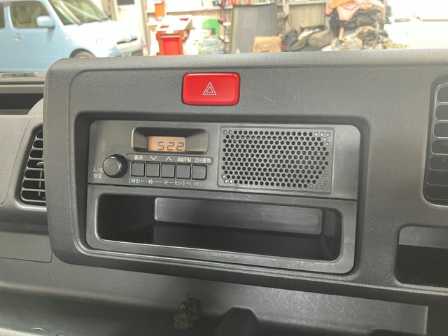 ハイゼットトラックスタンダード　農用スペシャルＳＡIIIｔ衝突安全ボディ　衝突被害軽減ブレーキ　４枚リーフスプリング　ＡＭＦＭラジオ　荷台ランプ　ハイロー切り替えレバー４ＷＤ　５速ミッション　荷台マット（和歌山県）の中古車