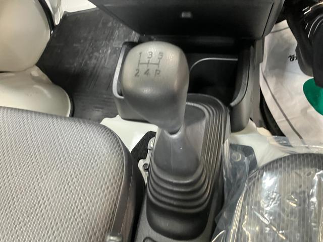 ハイゼットトラックスタンダード　農用スペシャルＳＡIIIｔ衝突安全ボディ　衝突被害軽減ブレーキ　４枚リーフスプリング　ＡＭＦＭラジオ　荷台ランプ　ハイロー切り替えレバー４ＷＤ　５速ミッション　荷台マット（和歌山県）の中古車