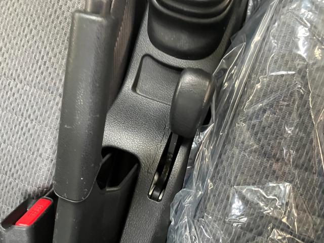 ハイゼットトラックスタンダード　農用スペシャルＳＡIIIｔ衝突安全ボディ　衝突被害軽減ブレーキ　４枚リーフスプリング　ＡＭＦＭラジオ　荷台ランプ　ハイロー切り替えレバー４ＷＤ　５速ミッション　荷台マット（和歌山県）の中古車