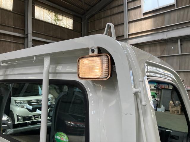 ハイゼットトラックスタンダード　農用スペシャルＳＡIIIｔ衝突安全ボディ　衝突被害軽減ブレーキ　４枚リーフスプリング　ＡＭＦＭラジオ　荷台ランプ　ハイロー切り替えレバー４ＷＤ　５速ミッション　荷台マット（和歌山県）の中古車