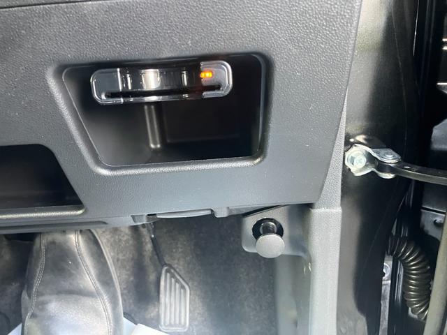 タントカスタムＸ　ＳＡII衝突被害軽減ブレーキ　衝突安全ボディ　ＬＥＤヘッドランプ　プッシュスタートボタン　オートエアコン　７インチナビ　バックカメラ左側パワースライドドア　ミラクルオープンドア　ＥＴＣ車載器（和歌山県）の中古車