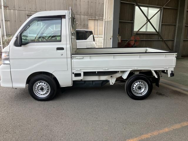 ハイゼットトラック農用スペシャル衝突安全ボディ　ＡＭＦＭラジオ　エアコン　パワーステアリング　４ＷＤ５速ミッション　荷室ランプ　ハロゲンヘッドランプ（和歌山県）の中古車