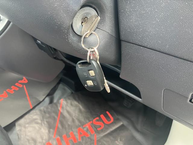 ハイゼットバンデッキバン衝突安全ボディ　キーレスエントリー　マニュアルエアコン　４速オートマチック　社外ナビ　社外ドラレコ　社外ＥＴＣ車載器１２インチラジアルタイヤ（和歌山県）の中古車