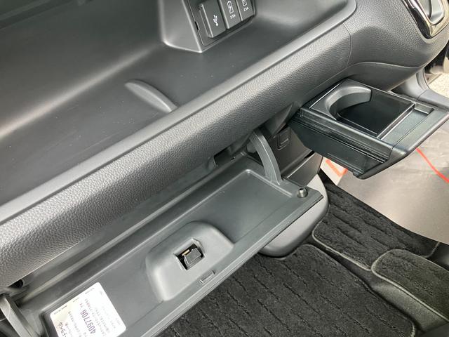 Ｎ−ＢＯＸカスタムＬターボ軽自動車　衝突安全ボディ衝突被害軽減ブレーキ　プッシュスタートボタン　両側パワースライドドア　オートエアコン　ナビ　バックカメラ　アダプティブクルーズコントロール　１５インチアルミ（和歌山県）の中古車