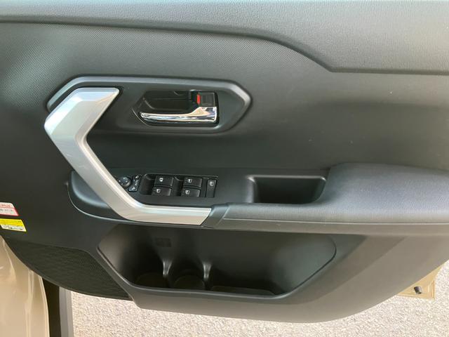 ロッキープレミアムＧ登録車　衝突安全ボディ　衝突被害軽減ブレーキ　プッシュスタートボタン　電動パーキング　クリアランスソナー　ナビ　ＥＴＣ車載器　シートヒーター１７インチアルミ（和歌山県）の中古車