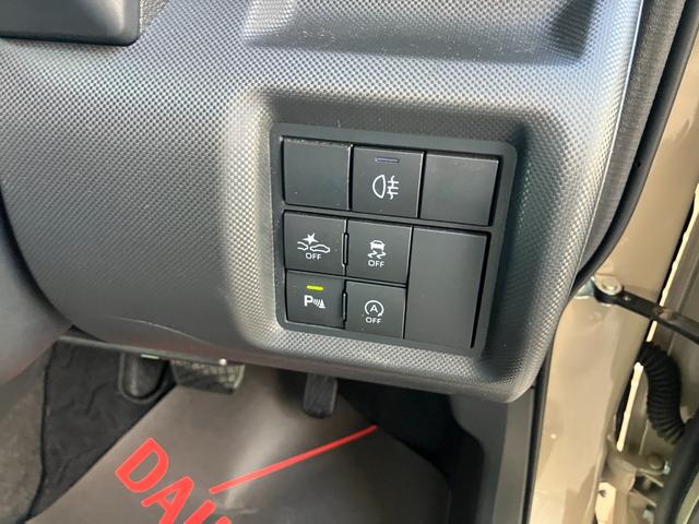 ロッキープレミアムＧ登録車　衝突安全ボディ　衝突被害軽減ブレーキ　プッシュスタートボタン　電動パーキング　クリアランスソナー　ナビ　ＥＴＣ車載器　シートヒーター１７インチアルミ（和歌山県）の中古車