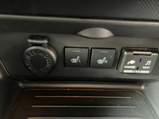 ロッキープレミアムＧ登録車　衝突安全ボディ　衝突被害軽減ブレーキ　プッシュスタートボタン　電動パーキング　クリアランスソナー　ナビ　ＥＴＣ車載器　シートヒーター１７インチアルミ（和歌山県）の中古車