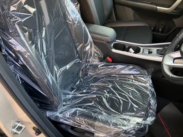 ロッキープレミアムＧ登録車　衝突安全ボディ　衝突被害軽減ブレーキ　プッシュスタートボタン　電動パーキング　クリアランスソナー　ナビ　ＥＴＣ車載器　シートヒーター１７インチアルミ（和歌山県）の中古車