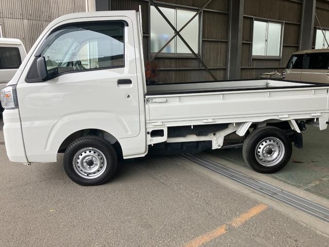 ハイゼットトラックスタンダードＳＡIIIｔ軽自動車　衝突安全ボディ　衝突被害軽減ブレーキ　ＡＭ／ＦＭラジオ　クリアランスソナー　５速ＭＴ　２ＷＤ　荷台マット　テールゲートチェーン　ゲートプロテクター　ＬＥＤヘッドランプ（和歌山県）の中古車